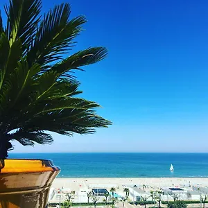 Select Suites&spa 4*, Riccione Italië